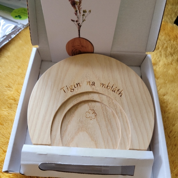 Irish Gift Pack - linens, wood bud vase, Irish cottage print - Picture 5 of 5